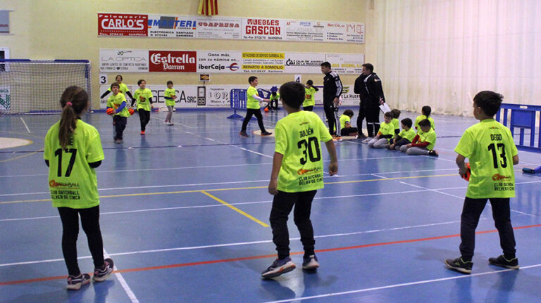 datchball_sarinena