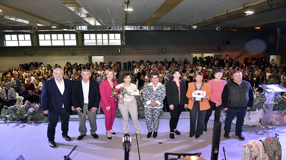 El pabellón de Lanaja ha reunido a numerosas personas, en su mayoría mujeres de diferentes pueblos de Los Monegros.