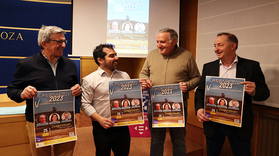 De izquierda a derecha, Fantova, Laguna, Solanes y Sanz, durante la presentación de las jornadas.