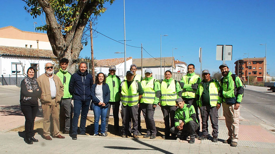 El taller de empleo suma diez alumnos, una directora y un monitor.