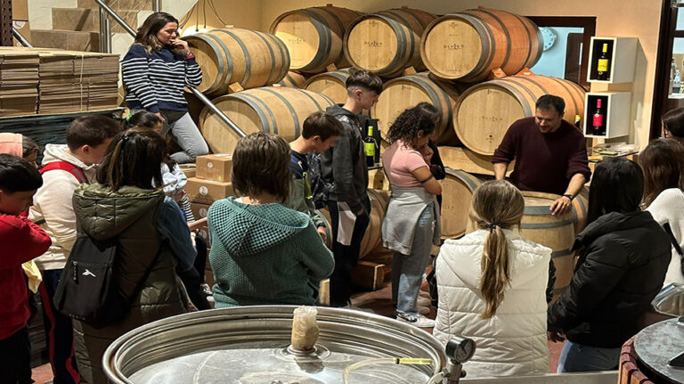 alumnado_visita_bodega_lanaja_02