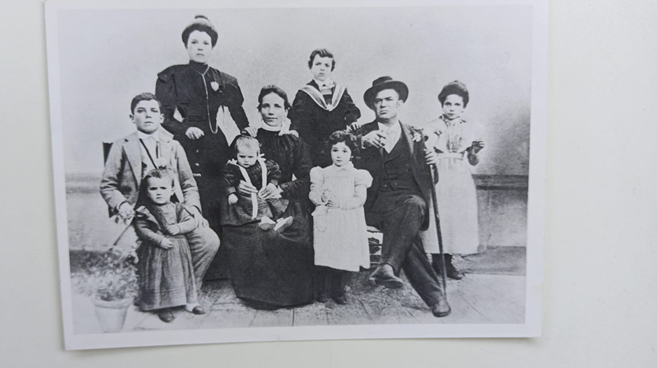 Fotografía de la familia El Rollizo. Tomada en el año 1900.