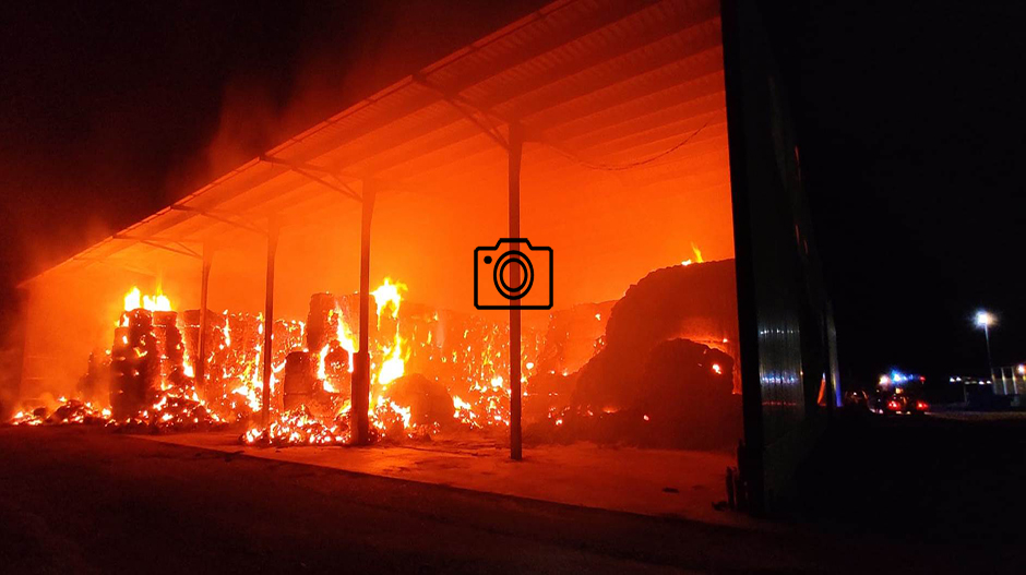Galería de imágenes del incendio declarado en el secadero de cereales Santiago de Grañén.
