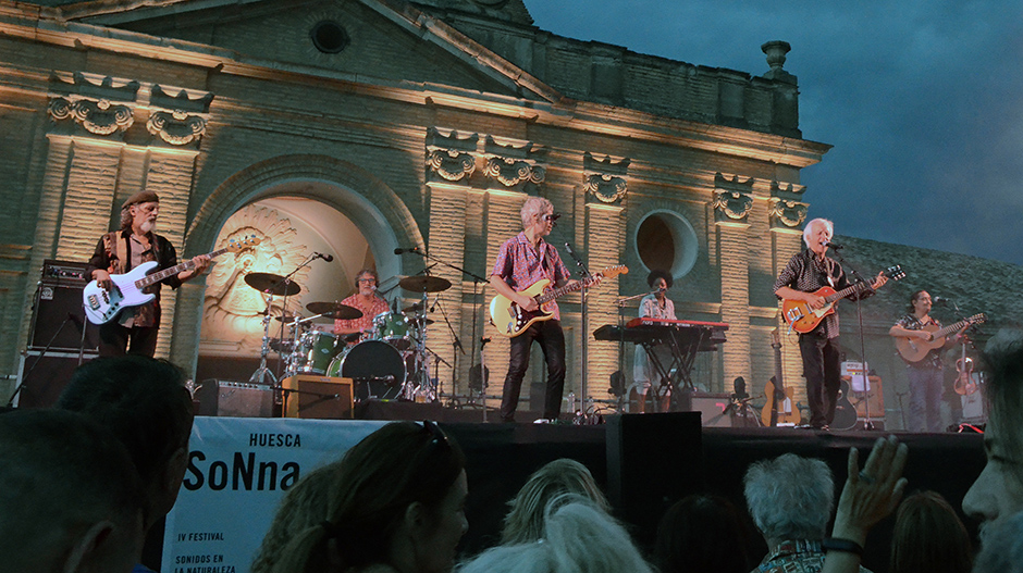 Ariel Rot y Kiko Veneno, en su concierto en La Cartuja de las Fuentes.