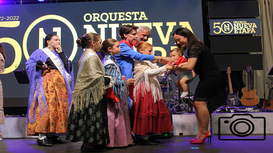 Galería completa de la celebración religiosa y la puesta de la primera pañoleta en Lalueza.