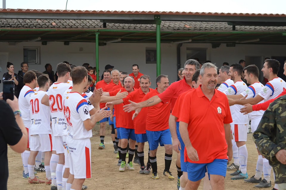 Imagen del homenaje dedicado a los veteranos del CD Castejón de Monegros.