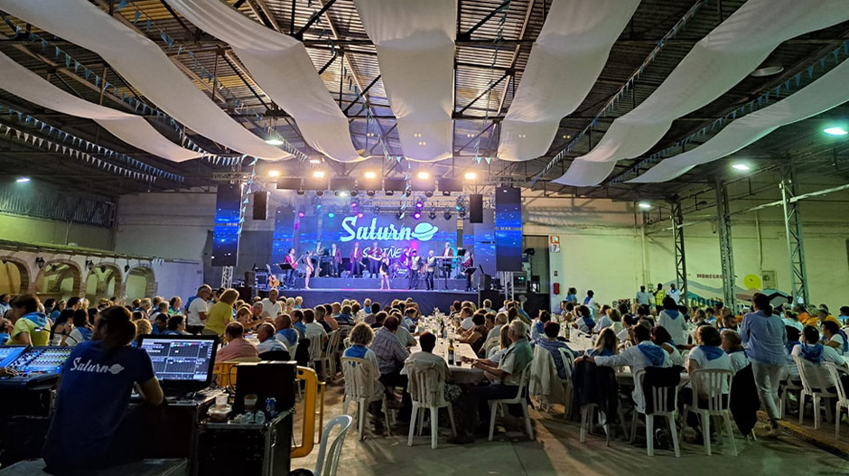 Imagen de la cena popular y verbena del último día de las fiestas de San Antolín.