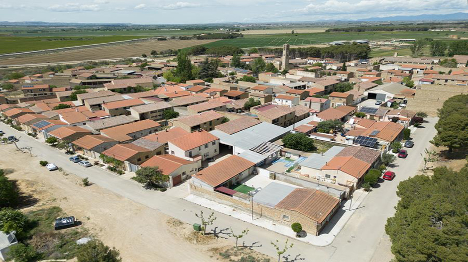 Vista aérea de Curbe, uno de los pueblos de colonización de Los Monegros. Fuente: Javier Blasco/ Ayuntamiento de Grañén.
