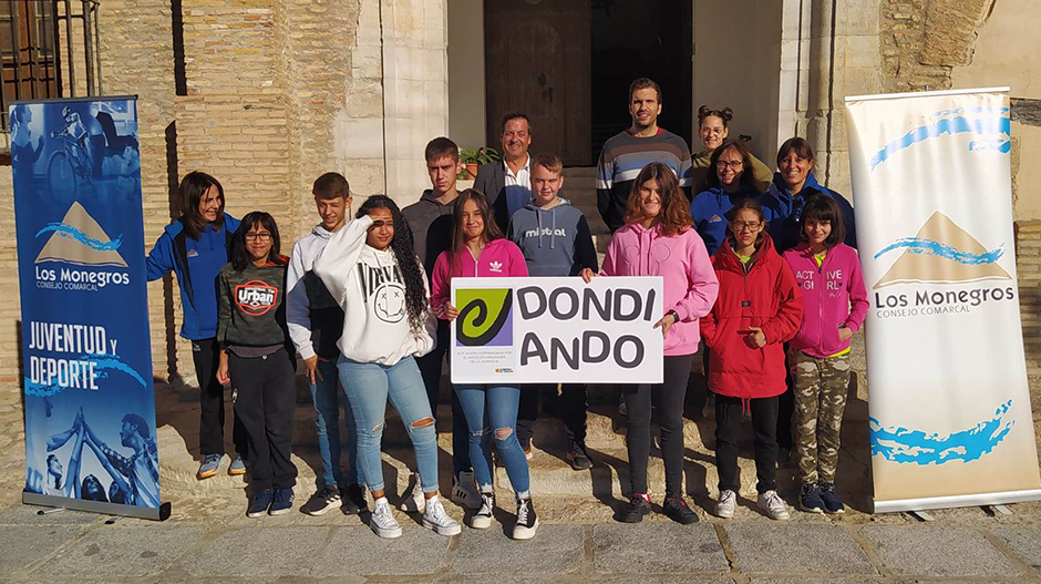 Los jóvenes fueron recibidos por el consejero comarcal de Juventud y el alcalde de Leciñena.