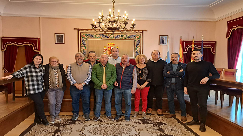 La firma de la cesión ha tenido lugar este lunes en el Ayuntamiento de Sariñena.