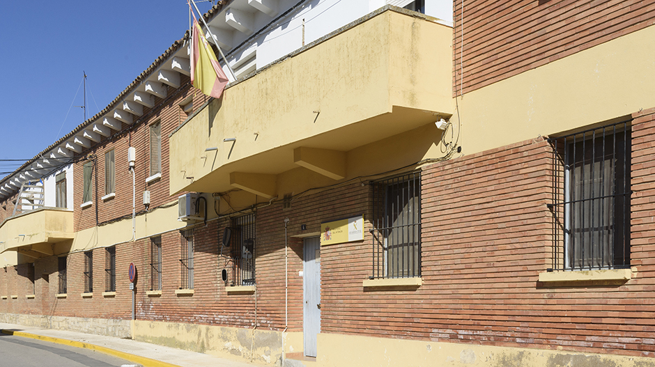 El cuartel de la localidad de Grañén permanece en la actualidad sin efectivos.