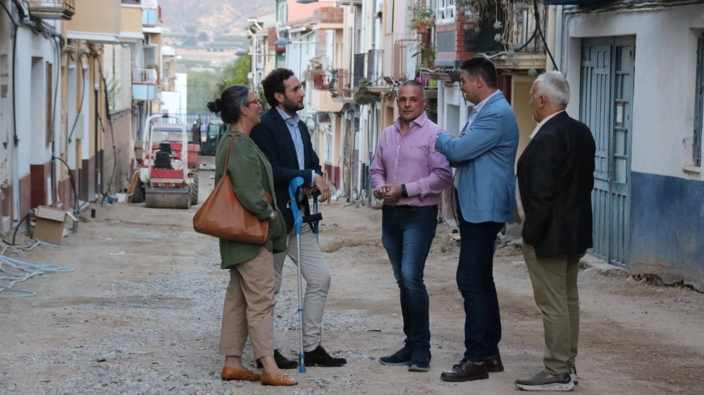 El presidente de la Diputación Provincial de Huesca, Isaac Claver, en su reciente visita a la localidad de Torrente de Cinca.