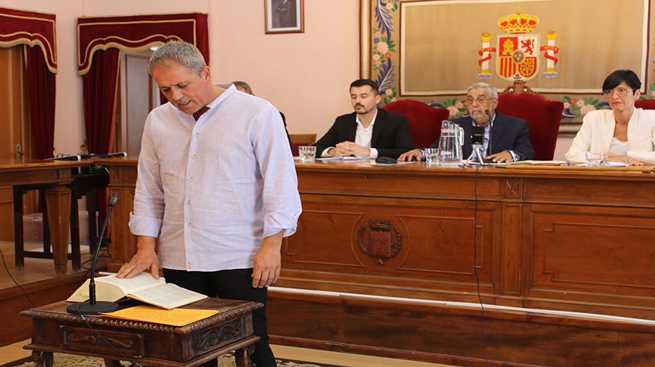 Valeriano Tella, durante el pleno de constitución del Ayuntamiento de Sariñena.