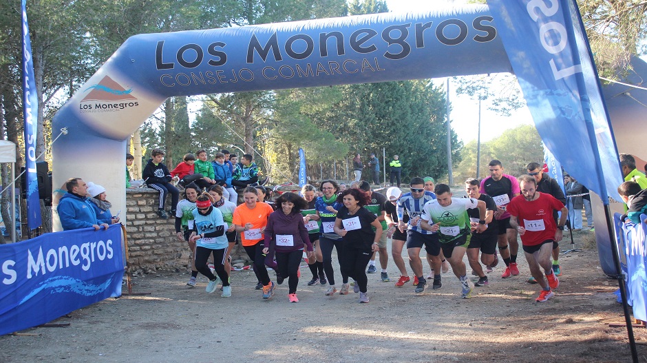 Alguno de los corredores de la 27ª edición del Cross de Lanaja, la mañana del pasado domingo.