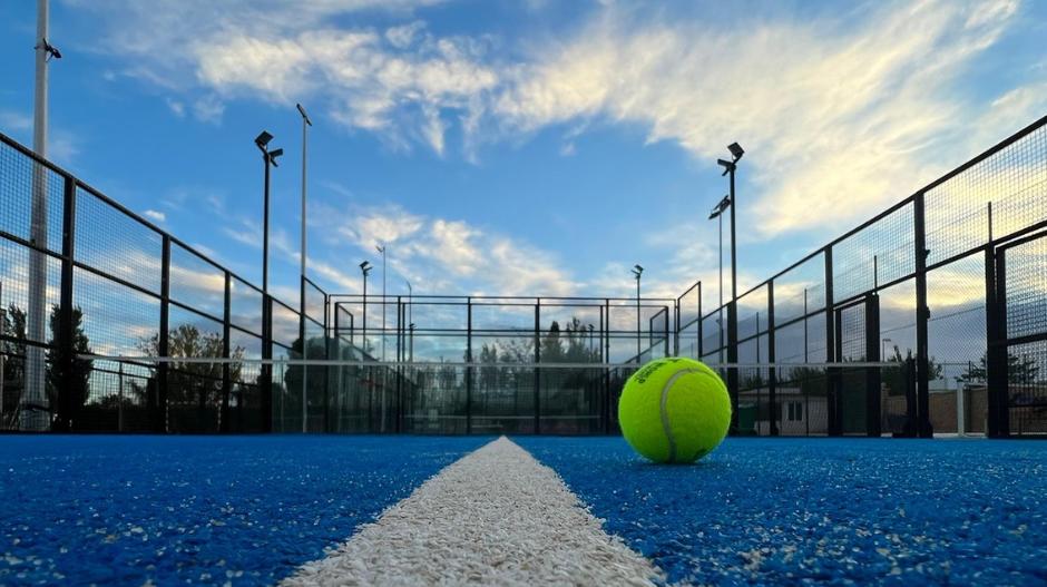 El Ayuntamiento de Sariñena inauguró, en 2022, las dos pistas de pádel situadas en las instalaciones municipales del polideportivo. M.A