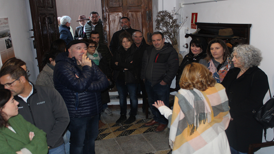 El acto de inauguración tuvo lugar el pasado viernes con representantes de diferentes instituciones y vecinos.