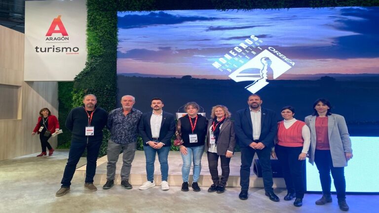 El Ayuntamiento de Sariñena y Comarca de Los Monegros acudió a Fitur para presentar la Orbea Monegros en el pabellón de Aragón