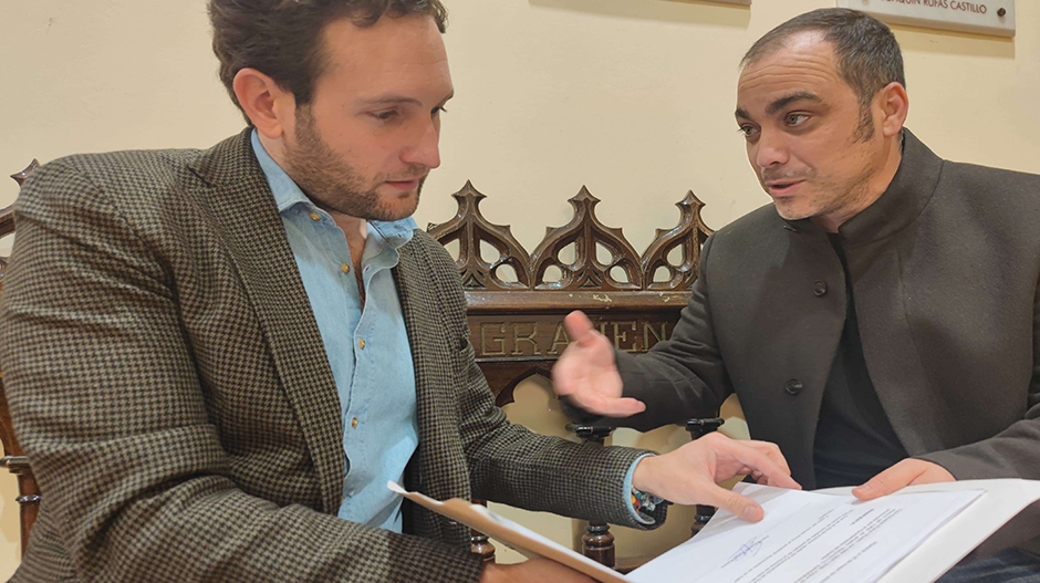 El presidente de la DPH, Isaac Claver, junto al alcalde del municipio de Grañén, Carlos Sampériz.