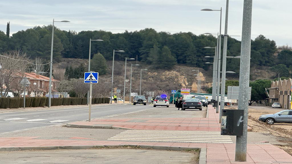 El suceso ha tenido lugar al final de la avenida de Fraga, que forma parte de la travesía A-131, frente a la sede comarcal y el recinto ferial.