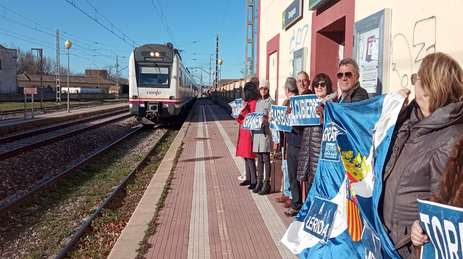 La concentración tiene lugar los primeros domingos de cada mes en la estación de Grañén.