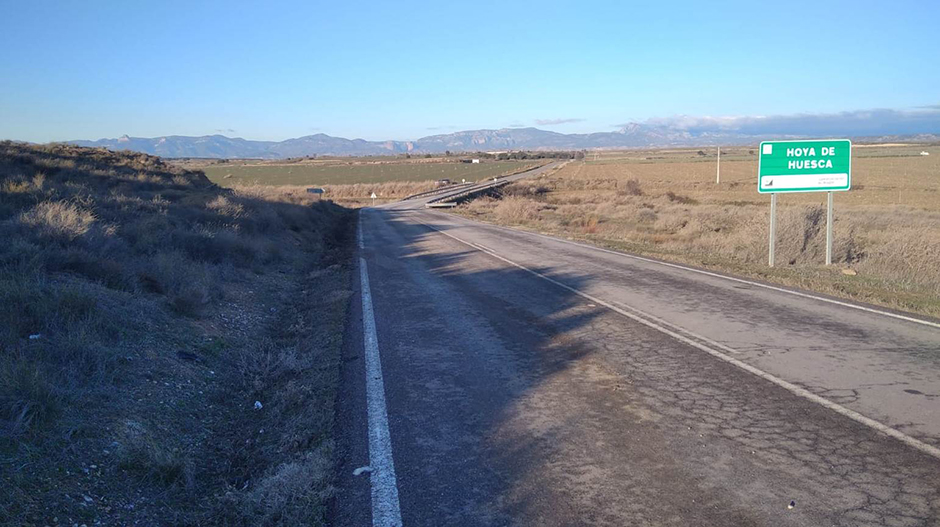 Imagen del tramo carretero en el que han tenido lugar este jueves los dos primeros accidentes a causa del hielo.