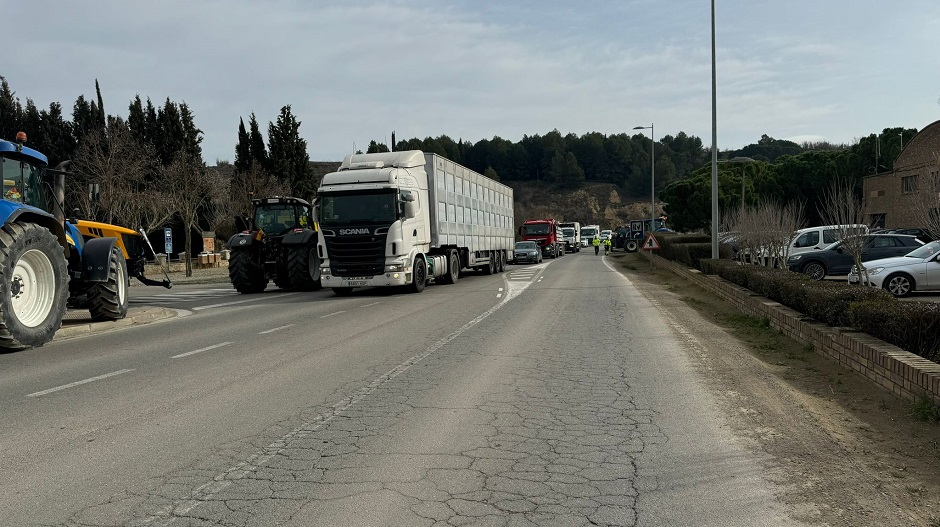 Retenciones en la entrada de la capital monegrina durante la mañana de este jueves.