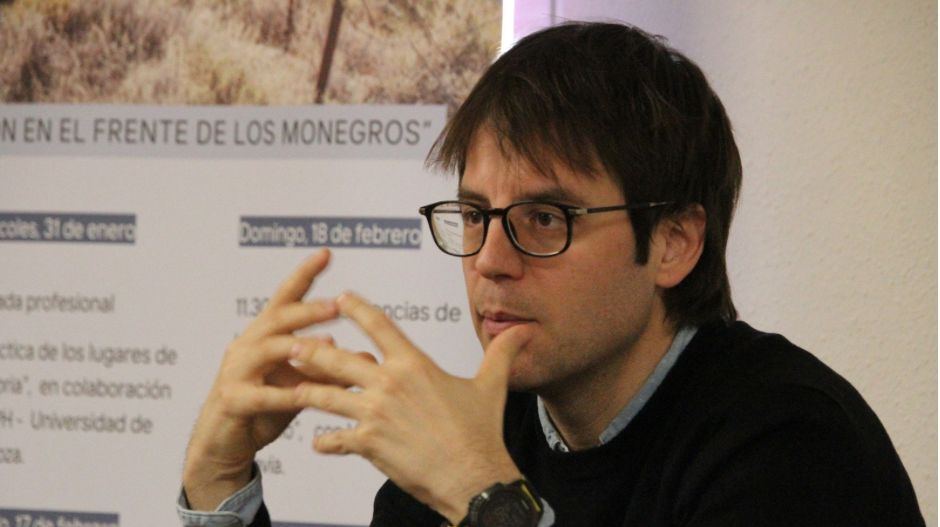 Diego Gaspar durante una de sus presentaciones en el Frente de Los Monegros.