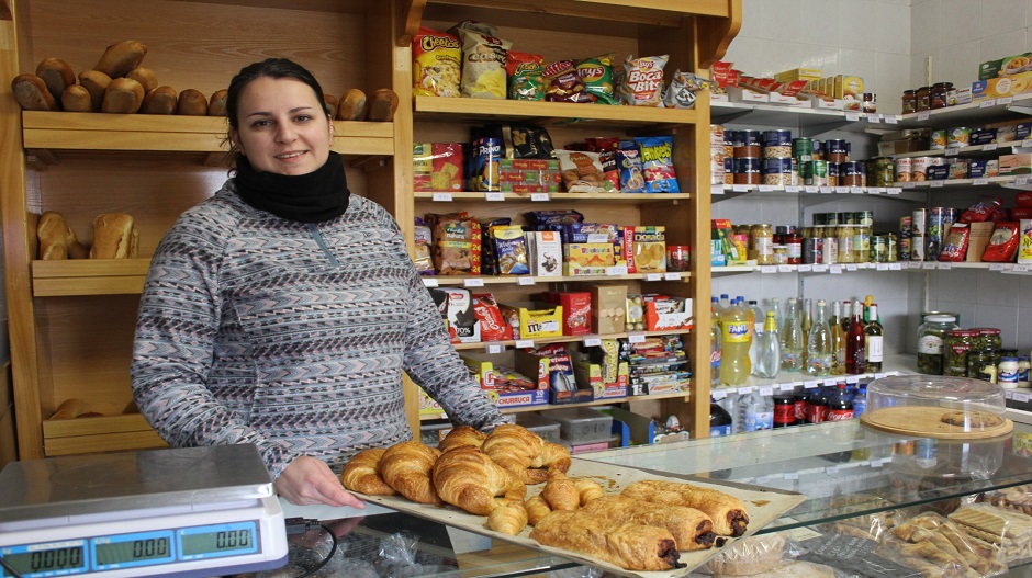 Clara cogió el traspaso en julio de 2023 y ha ampliado los servicios ofrecidos.