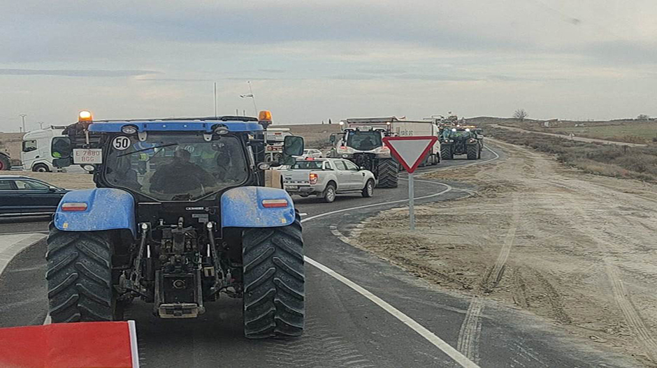 Los agricultores de la zona sur han llevado a cabo cortes y bloqueos intermitentes.