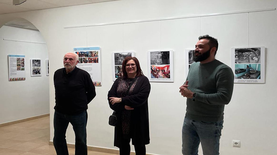 De izquierda a derecha, Antonio Brosed, Miriam Ponsa y Rubén Darío Núñez, en la inauguración de la exposición.