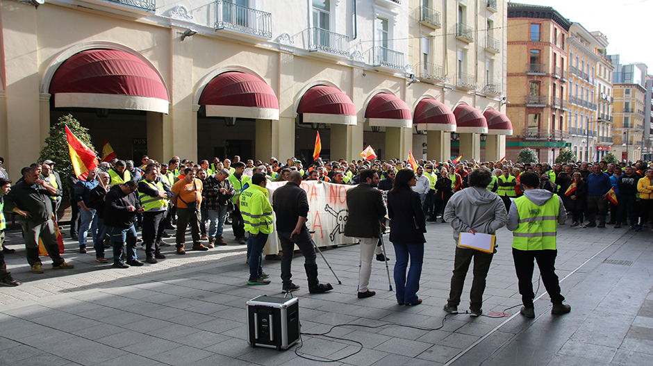 Los agricultores han leído su manifiesto a las puertas de la DPH.