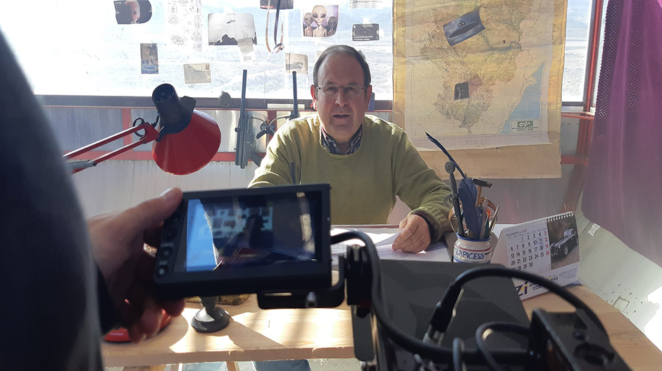 Dos jóvenes directores han comenzado a grabar un corto inspirado en el periplo vital de José Manuel Ayuda.