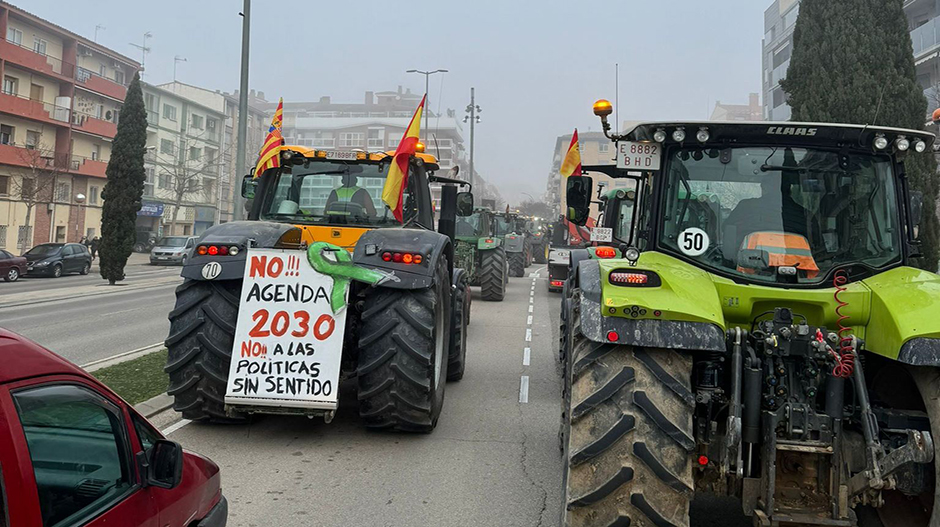 Tractores en los accesos a la ciudad de Huesca.