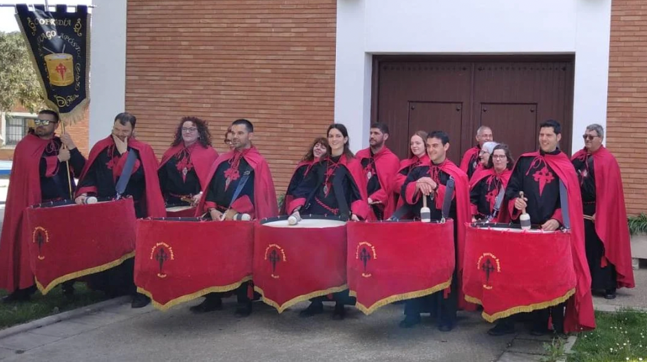 La cofradía de Grañén en una de sus salidas.