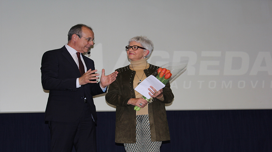 María Jesús Laguna, junto al director territorial de Ibercaja Aragón, Antonio Lacoma. 