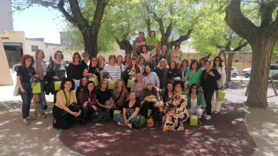 Las bibliotecarias durante el encuentro del pasado 13 de abril en Sariñena.