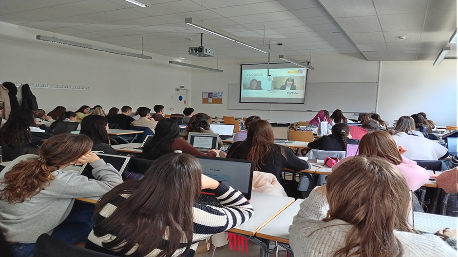 Los futuros maestros que se forman en la Universidad de Zaragoza también han sido partícipes de varias de las actividades.