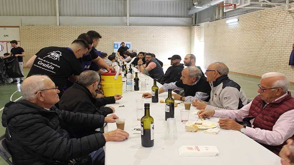 También hay grupos de veteranos que se mantienen fieles a la celebración.