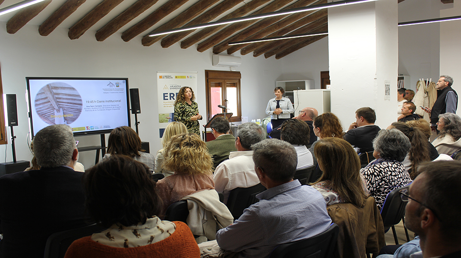 Ana Sanz, directora general de Pymes y Autónomos, cerró el acto de inauguración de la Escuela Detis en Perdiguera.