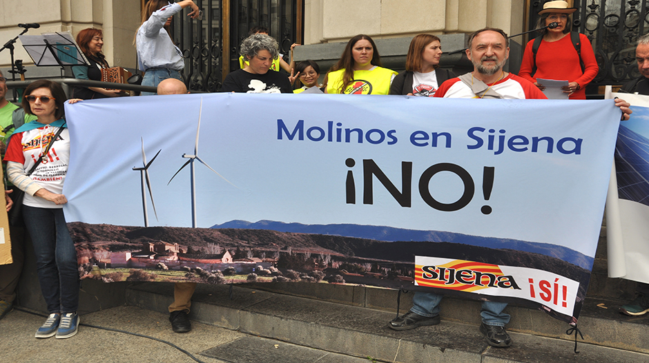 En la imagen, miembros de la plataforma en la manifestación de Zaragoza.