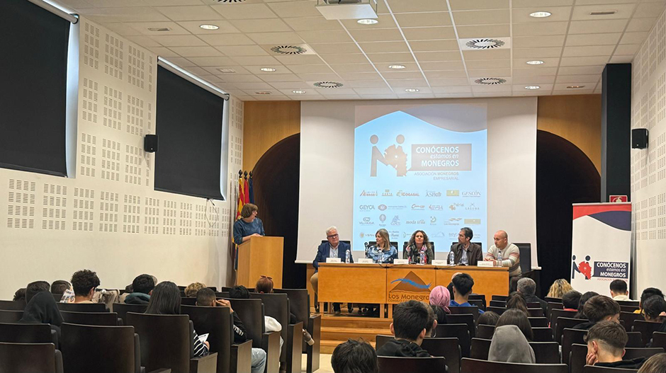 La actividad ha tenido lugar este miércoles en el salón de actos comarcal de Sariñena.