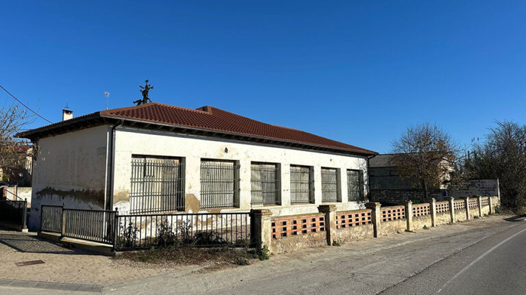antiguas escuelas Almuniente
