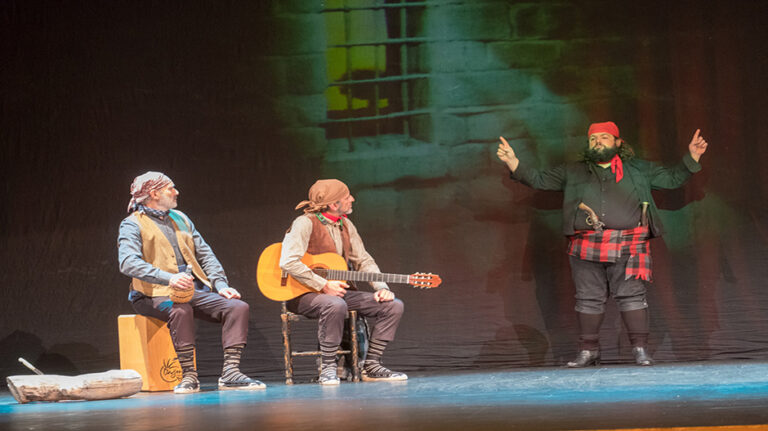 foto_cucaracha_teatro_robres