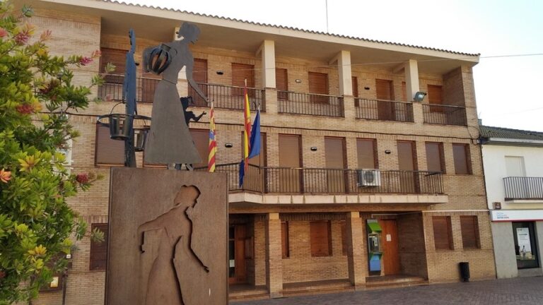 escultura canalistas lanaja