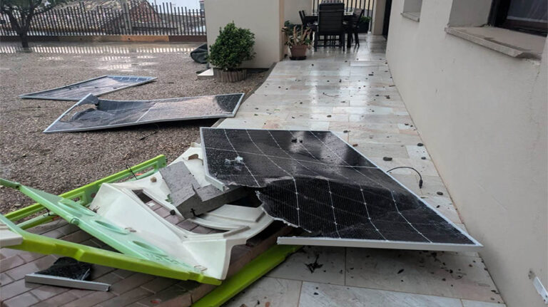 tormenta_placas_solares_arrancadas copia